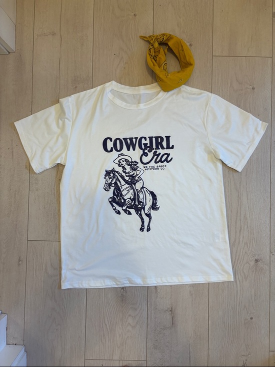 Country Concert Weekend Bundle - Picture 5 of 10